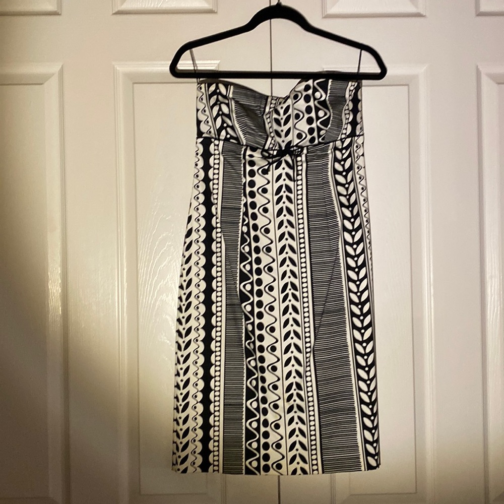 Strapless black and white dress with bodice